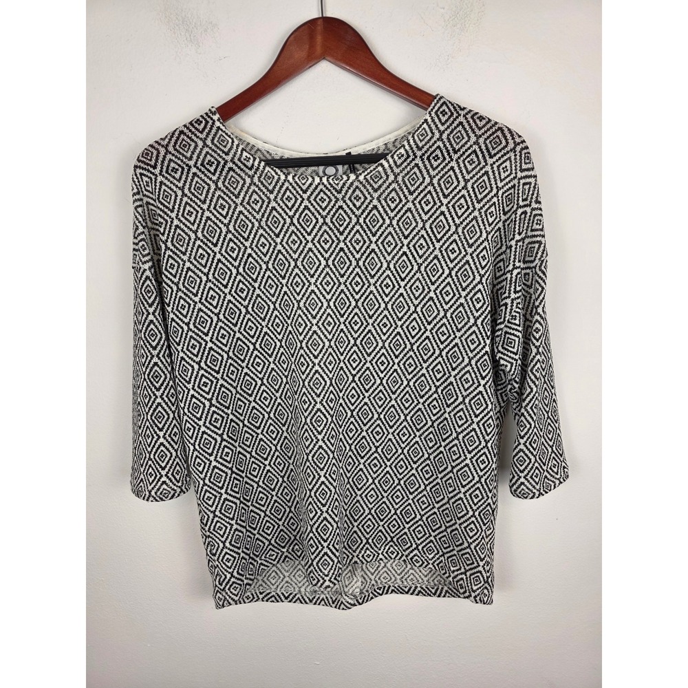 AKEMI + KIN‎ Women's Geometric Print Black White 3/4 Sleeve Top Size Small